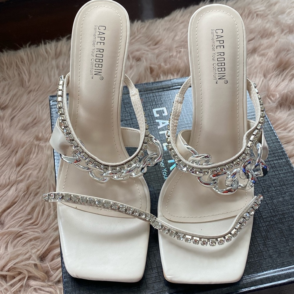 Cape robin cream heels